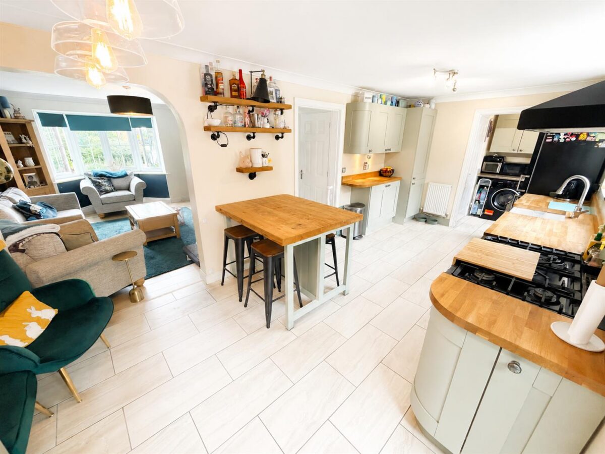 Fontwell Crescent, Corby