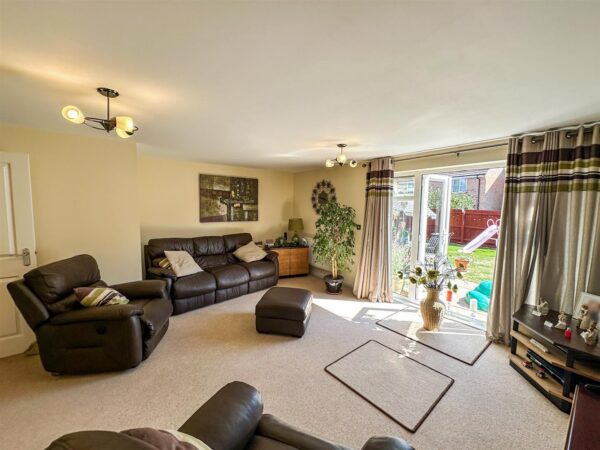 Lyveden Way, Corby, North Northamptonshire, N