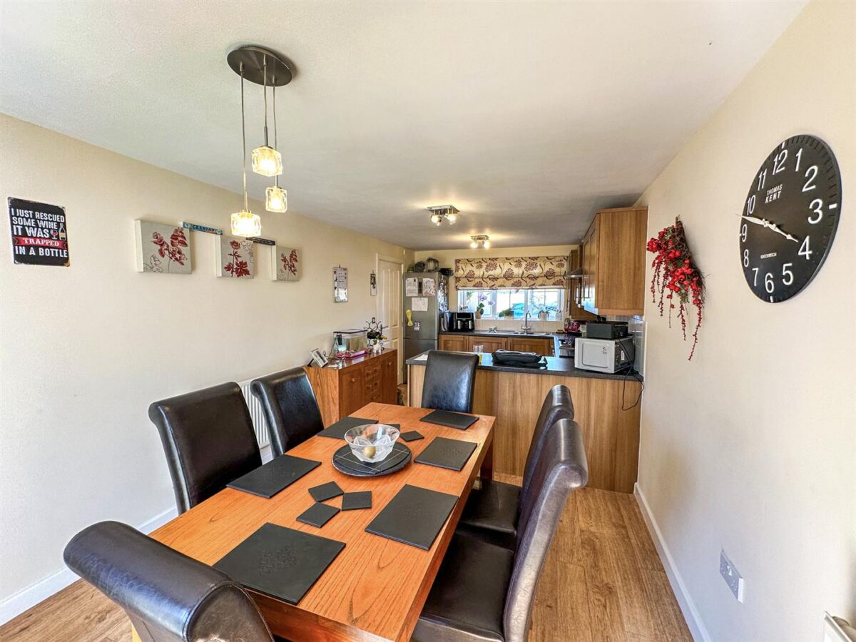 Lyveden Way, Corby, North Northamptonshire, N