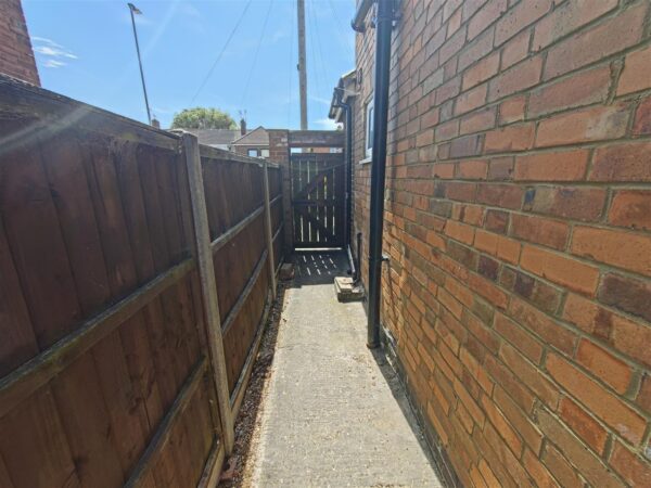 West Glebe Road, Corby