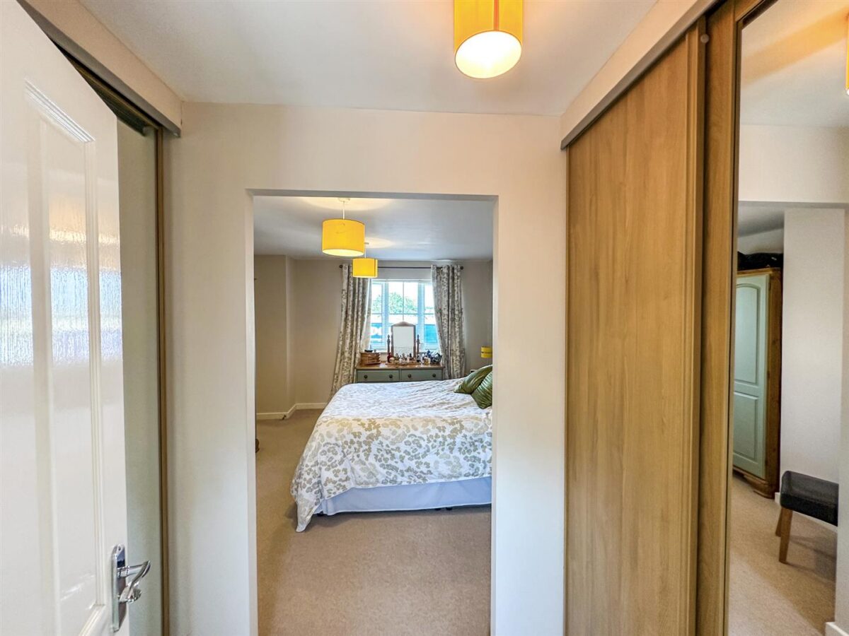 Lyveden Way, Corby, North Northamptonshire, N