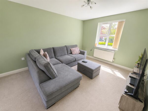 Newmarket Close, Corby