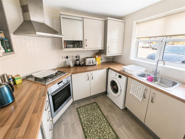 Newmarket Close, Corby