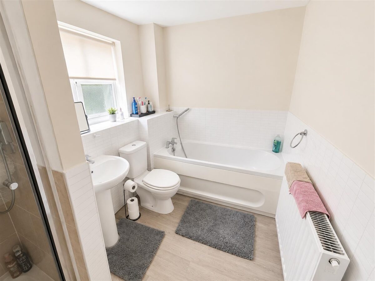 Newmarket Close, Corby