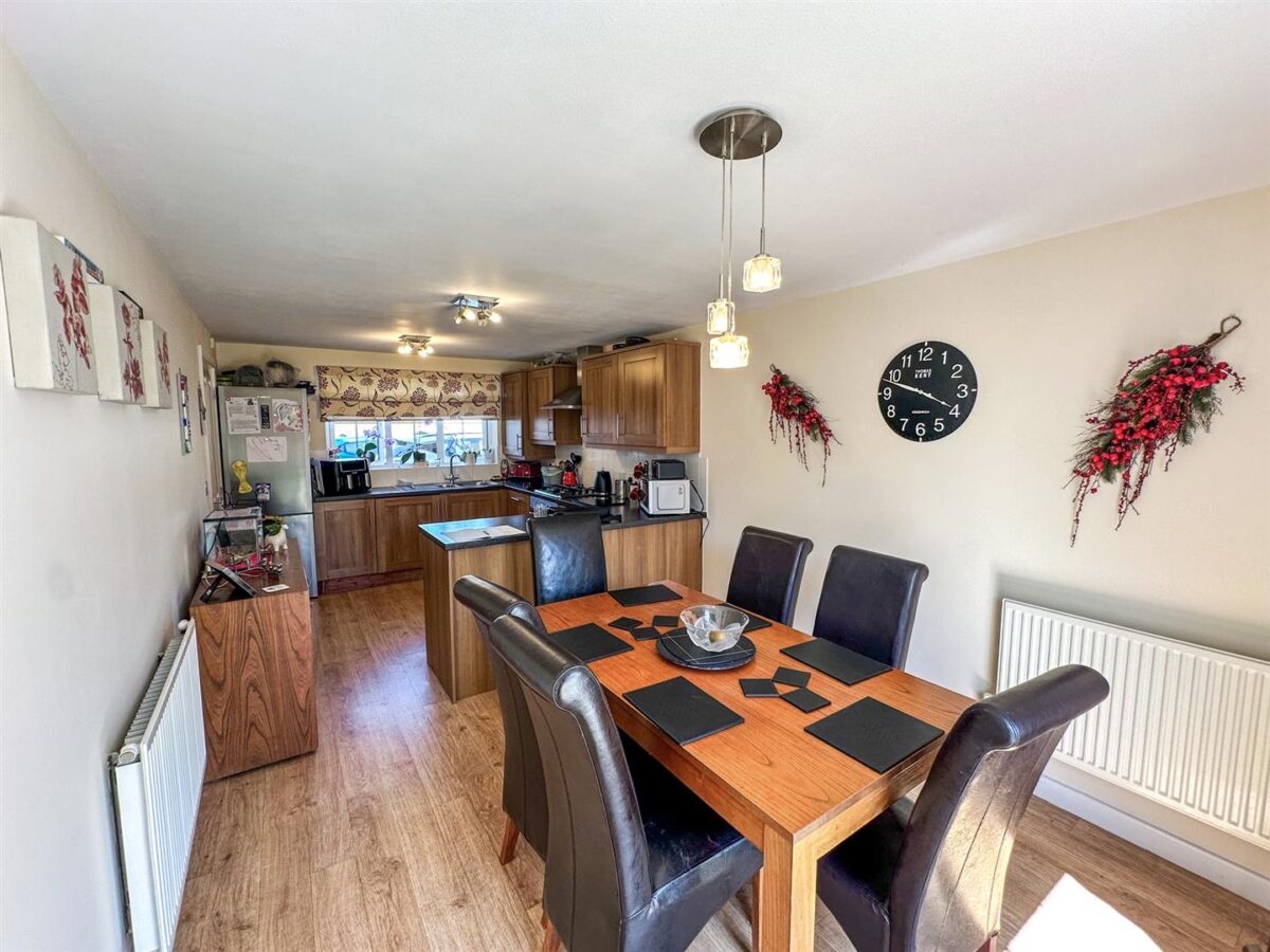 Lyveden Way, Corby, North Northamptonshire, N