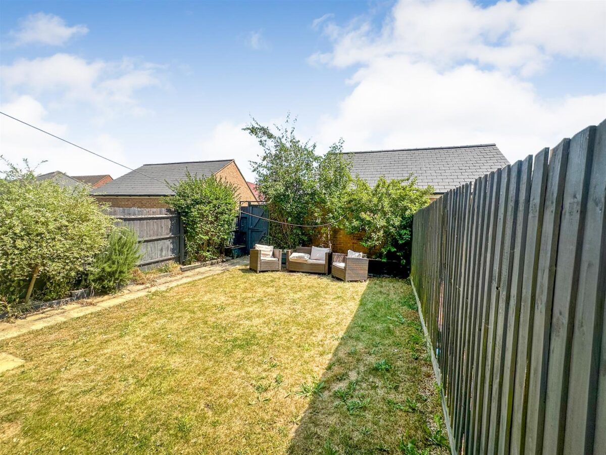 The Avenue, Corby