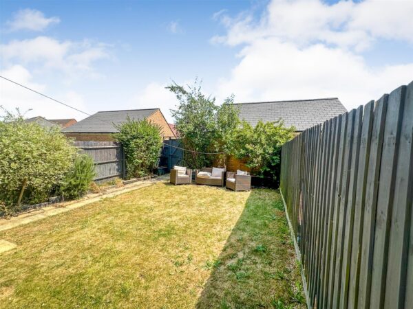 The Avenue, Corby
