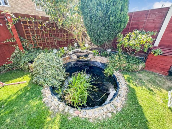 Lyveden Way, Corby, North Northamptonshire, N