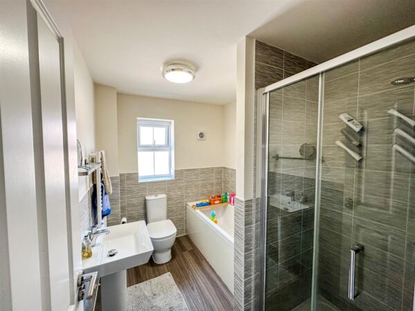 Leys Close, Corby