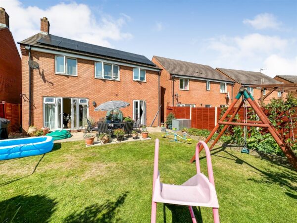 Lyveden Way, Corby, North Northamptonshire, N