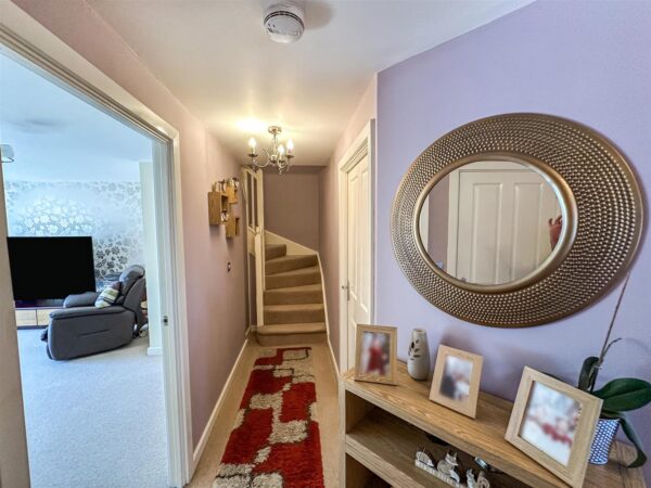 Lyveden Way, Corby, North Northamptonshire, N