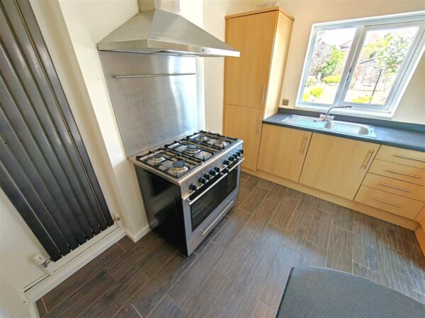 West Glebe Road, Corby