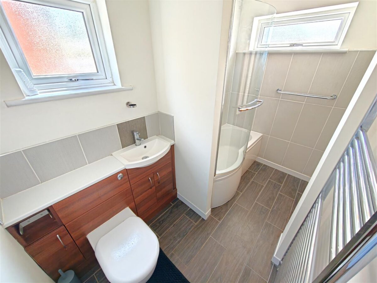 West Glebe Road, Corby