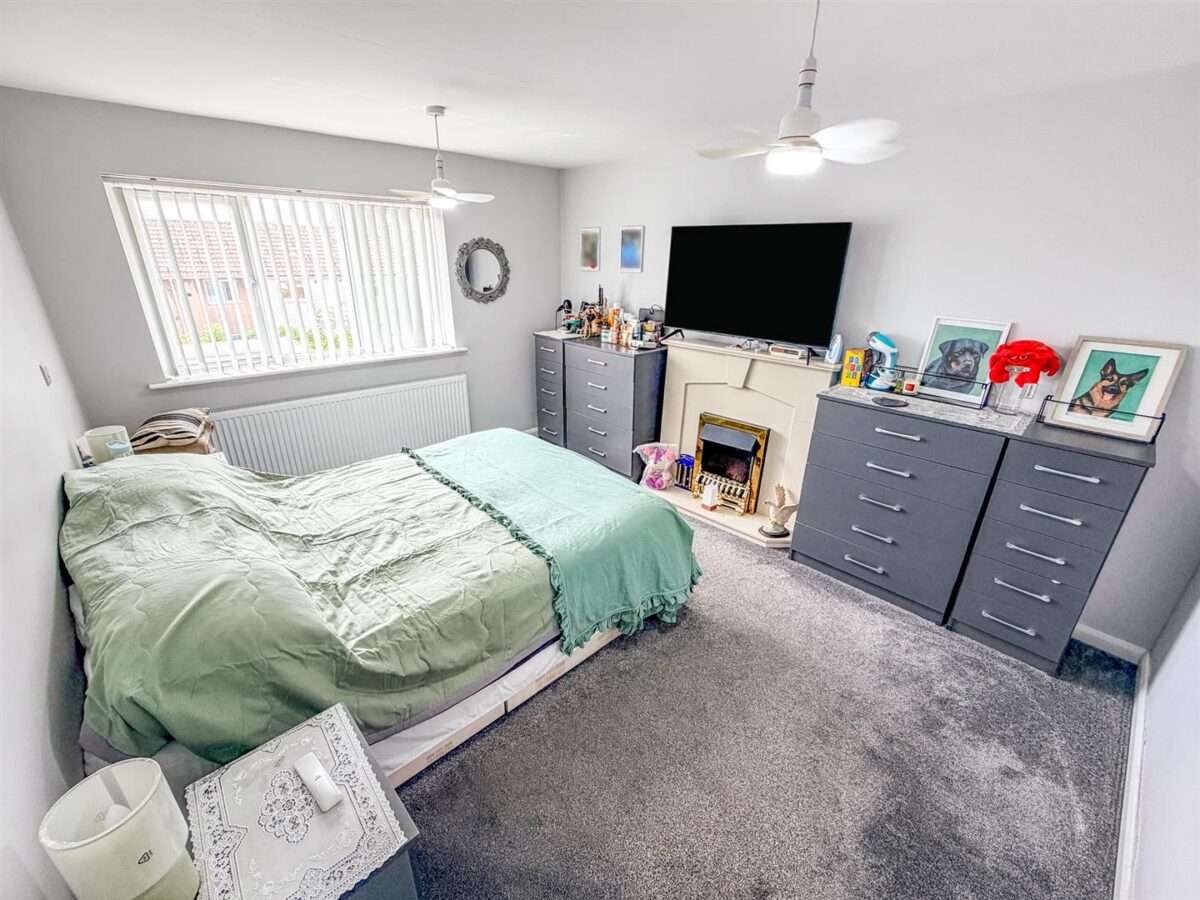 Helmsley Way, Corby