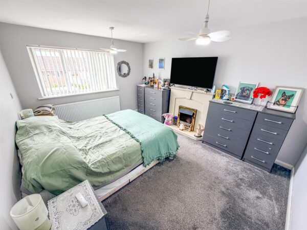 Helmsley Way, Corby