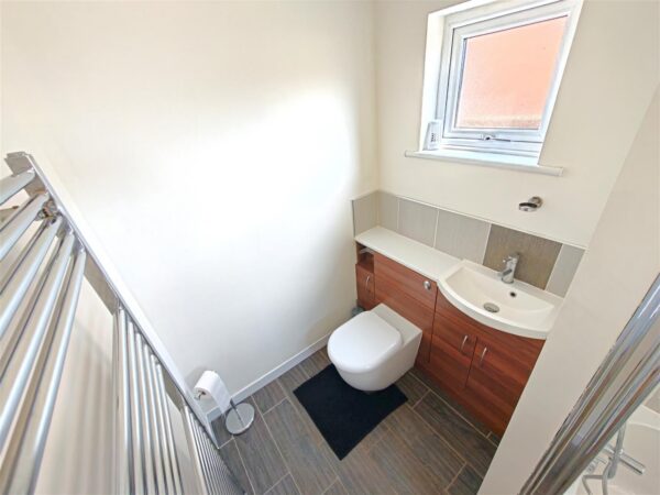 West Glebe Road, Corby