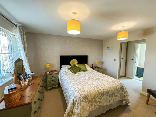 Lyveden Way, Corby, North Northamptonshire, N