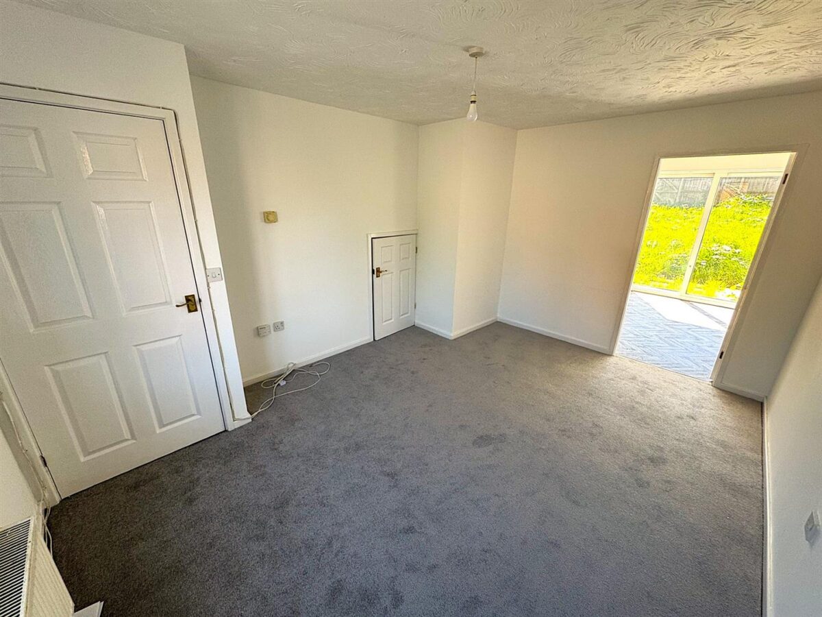 Lowry Close, Corby