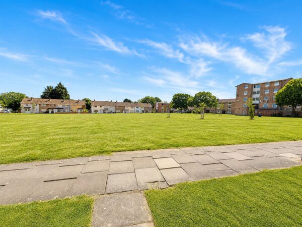Helmsley Way, Corby