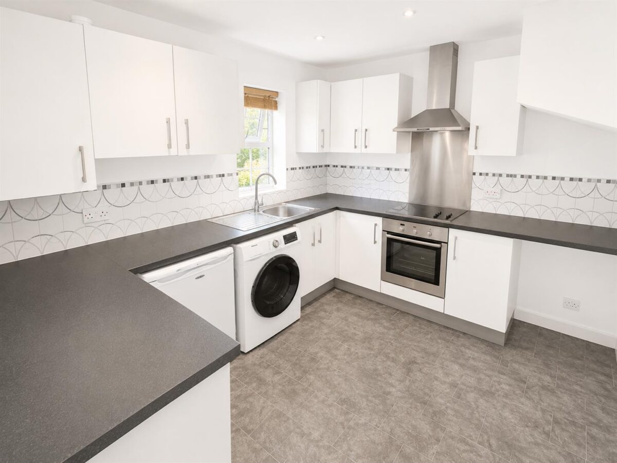 Outfield Close, Great Oakley, Corby