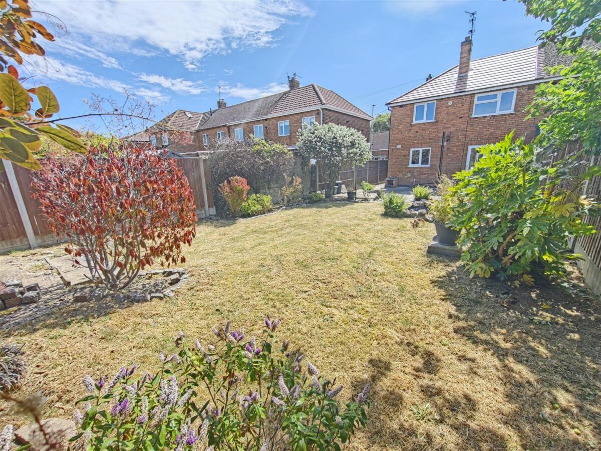 West Glebe Road, Corby