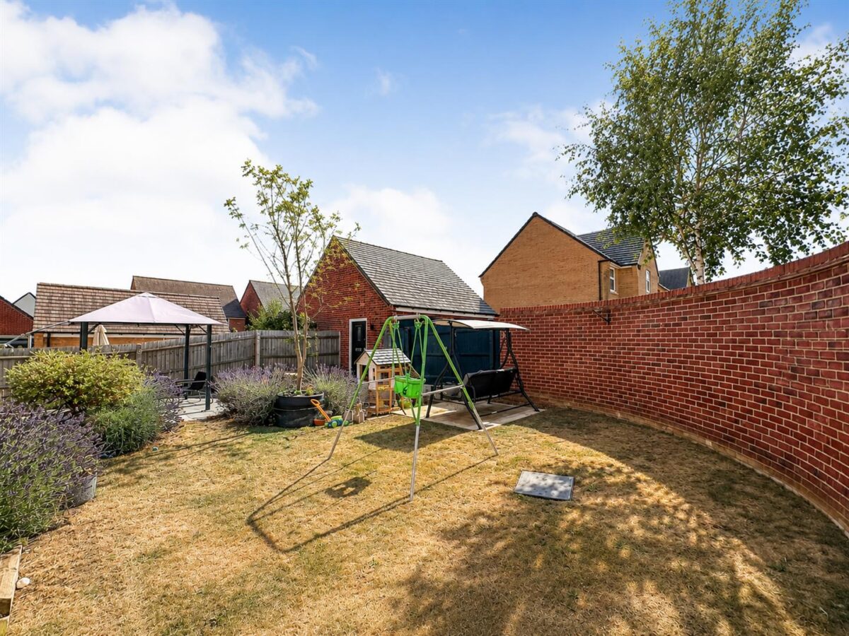 Leys Close, Corby