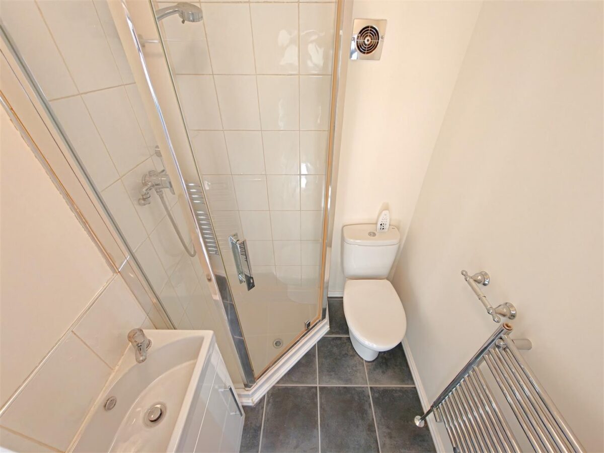West Glebe Road, Corby