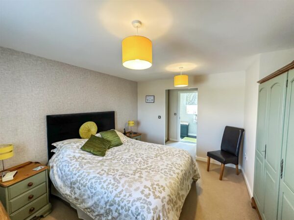 Lyveden Way, Corby, North Northamptonshire, N