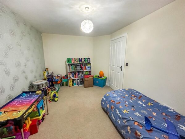 Lyveden Way, Corby, North Northamptonshire, N