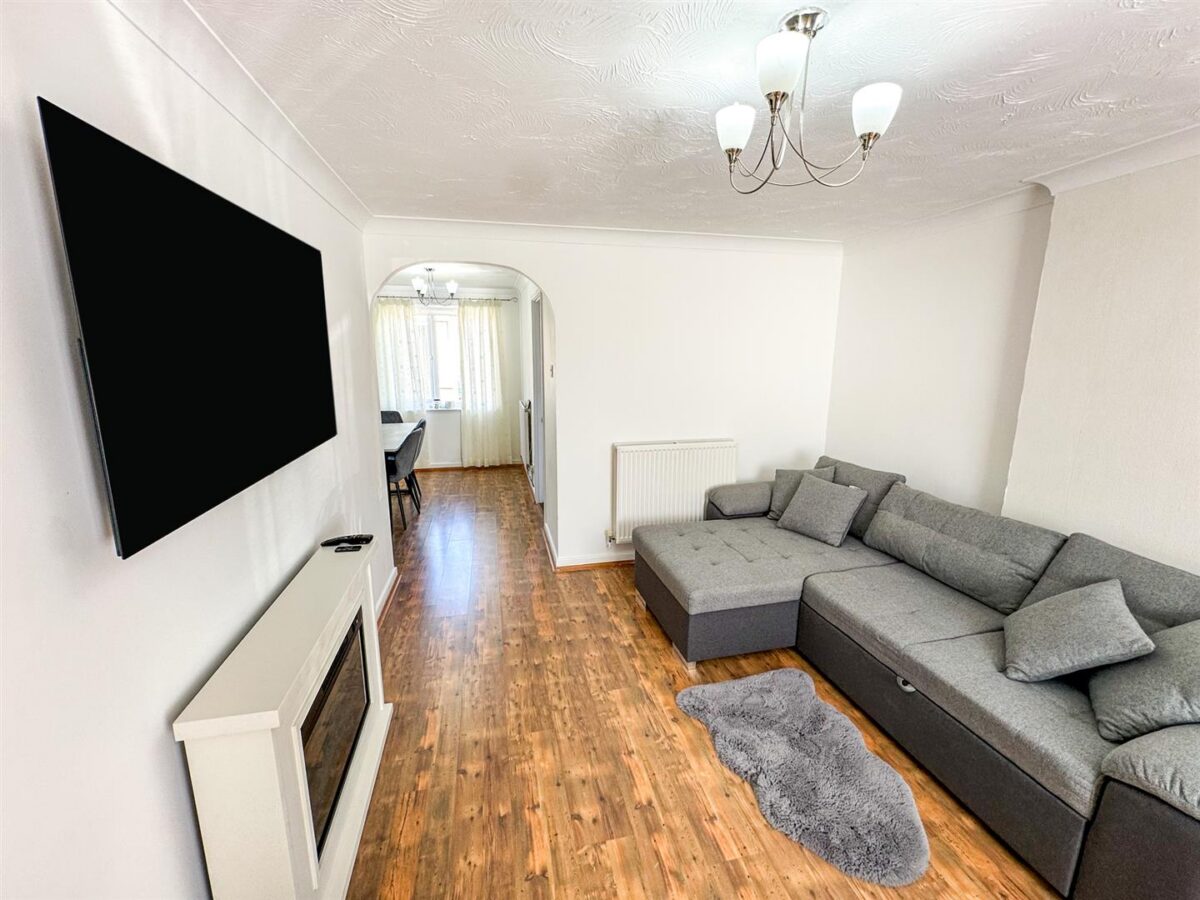 Waltham Close, Corby