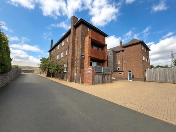 Weldon Road, Corby