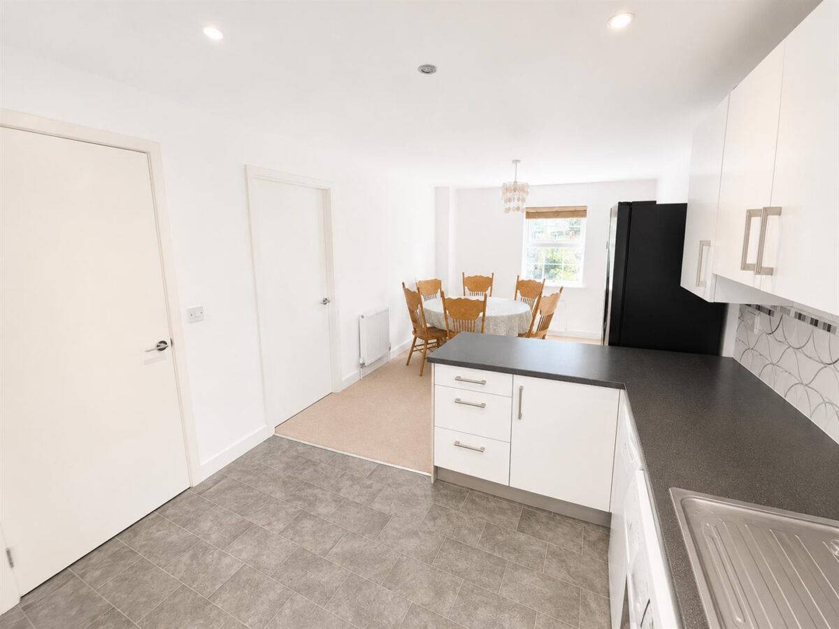 Outfield Close, Great Oakley, Corby