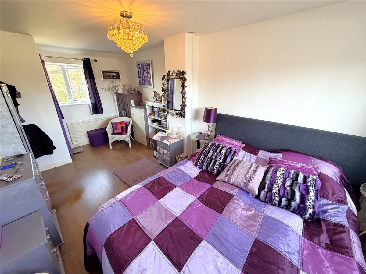 Cransley Gardens, Corby