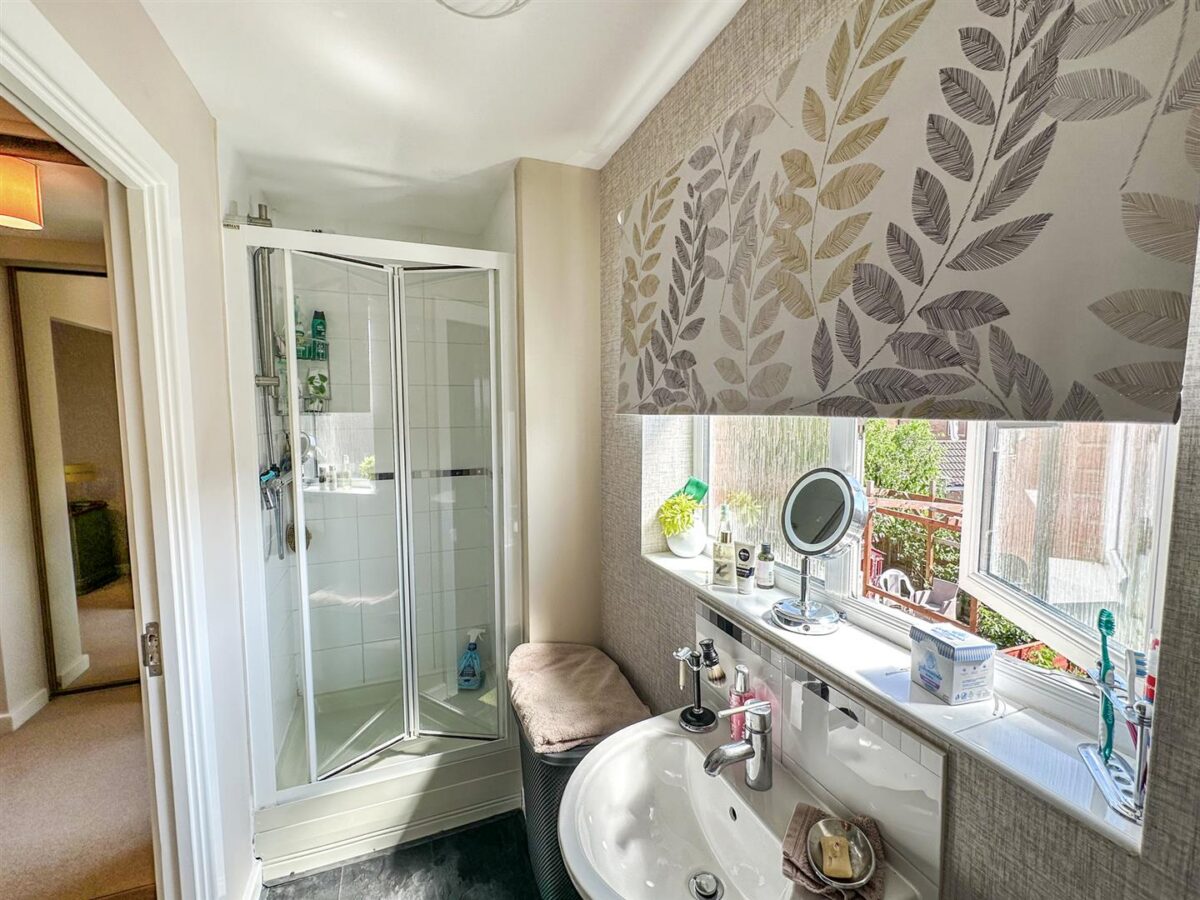 Lyveden Way, Corby, North Northamptonshire, N