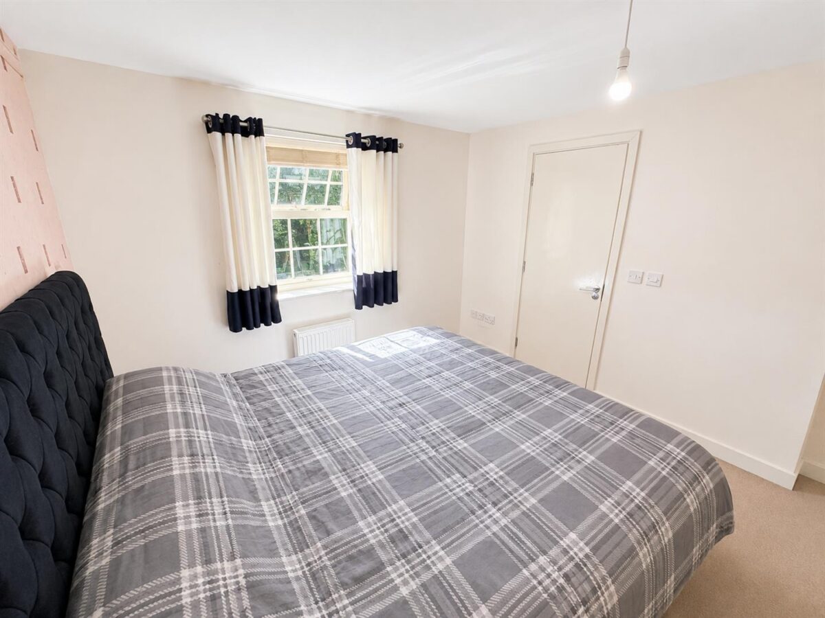 Outfield Close, Great Oakley, Corby