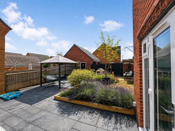 Leys Close, Corby