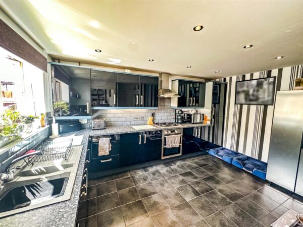 Lyveden Way, Corby