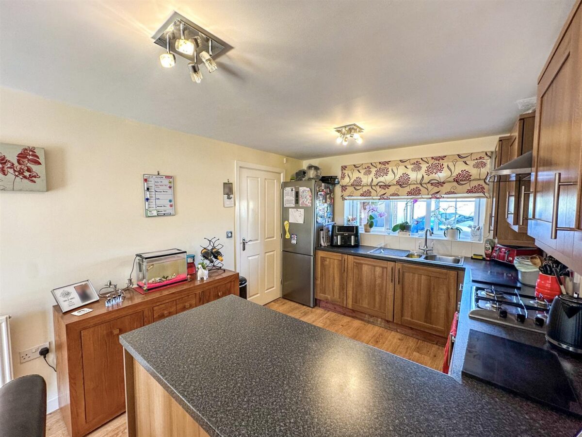 Lyveden Way, Corby, North Northamptonshire, N