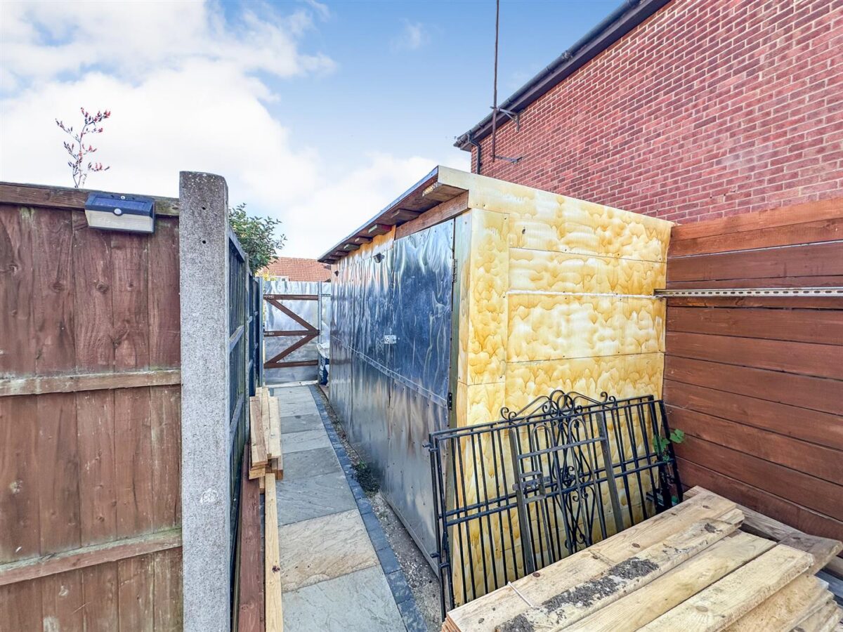 James Watt Avenue, Corby