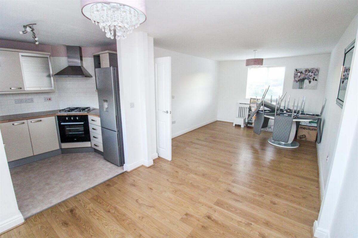 Newmarket Close, Corby