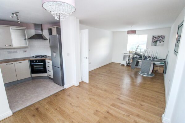Newmarket Close, Corby