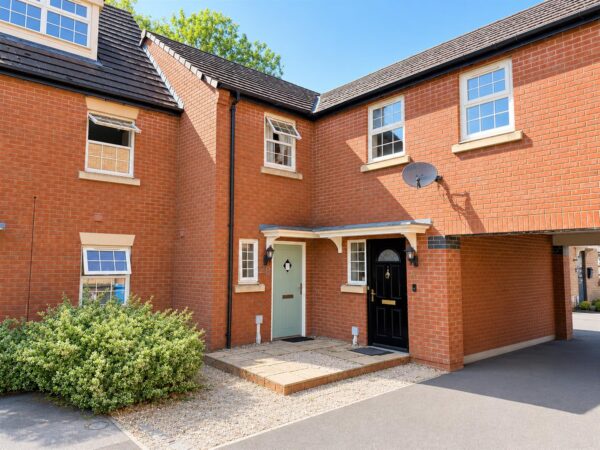 Outfield Close, Great Oakley, Corby