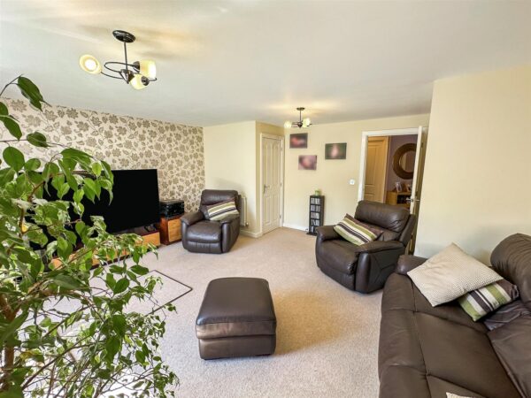 Lyveden Way, Corby, North Northamptonshire, N
