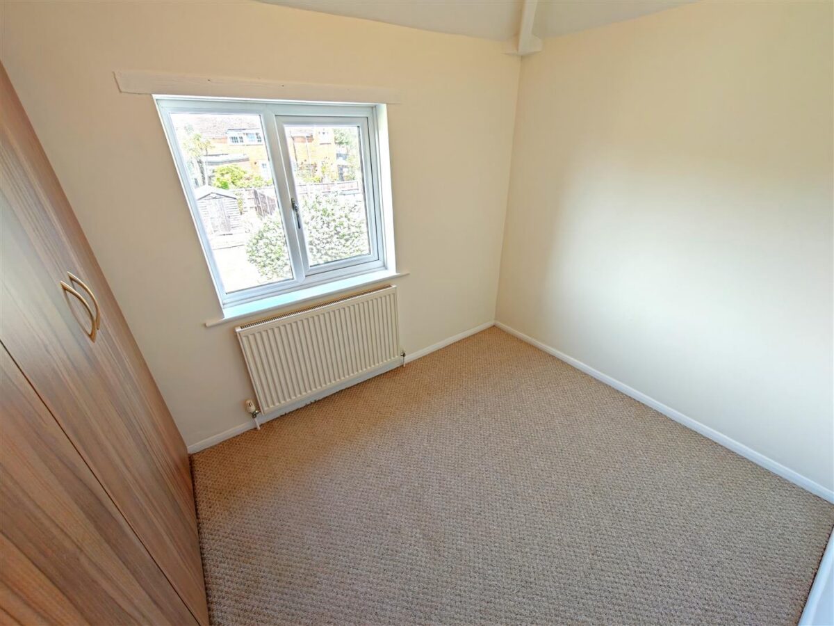 West Glebe Road, Corby