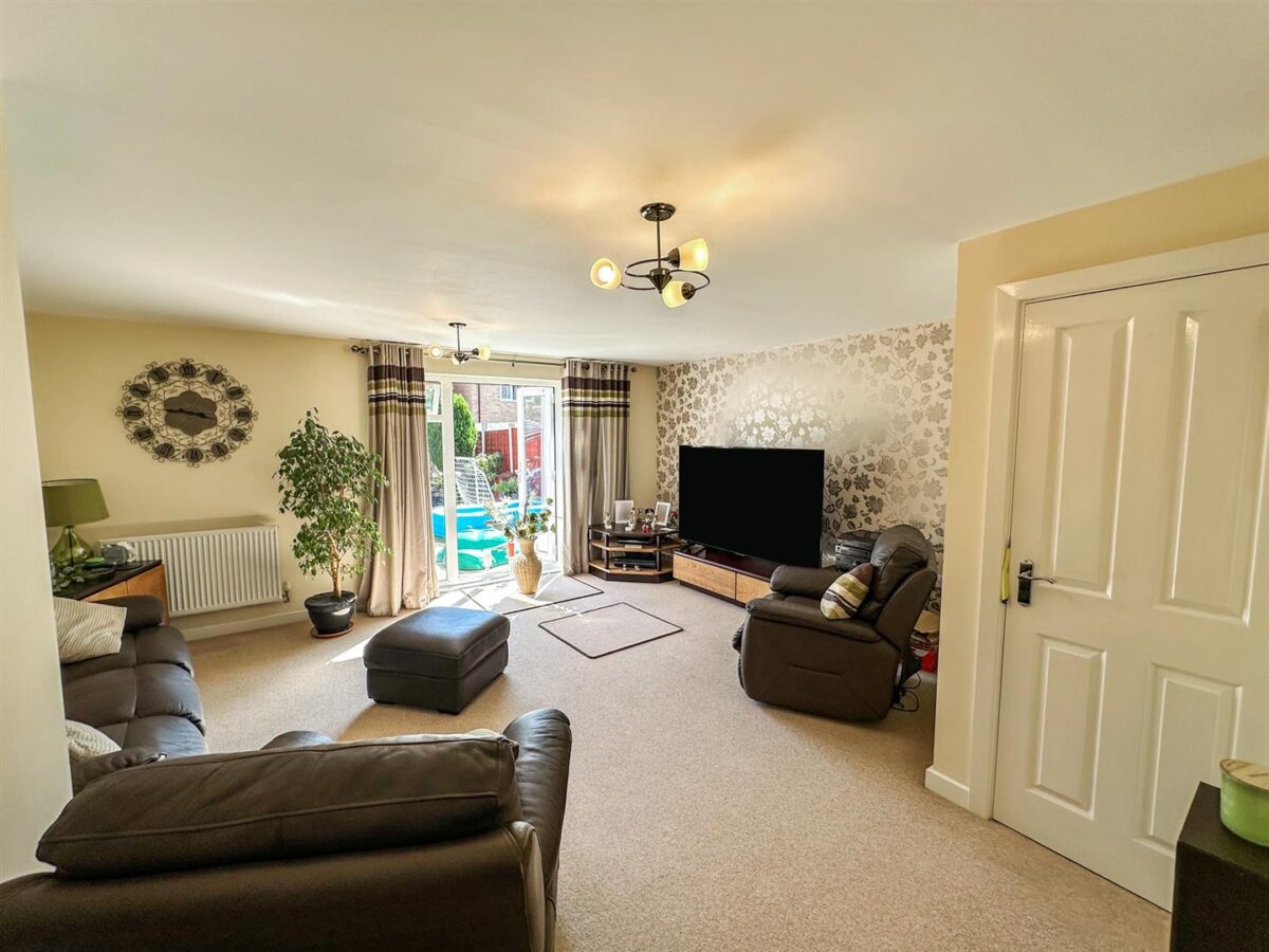 Lyveden Way, Corby, North Northamptonshire, N