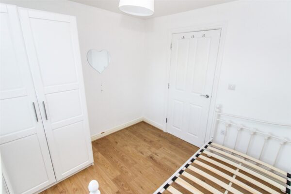 Newmarket Close, Corby