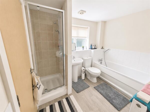 Newmarket Close, Corby