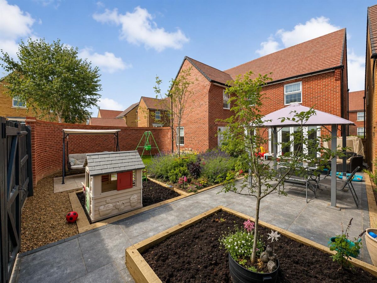 Leys Close, Corby