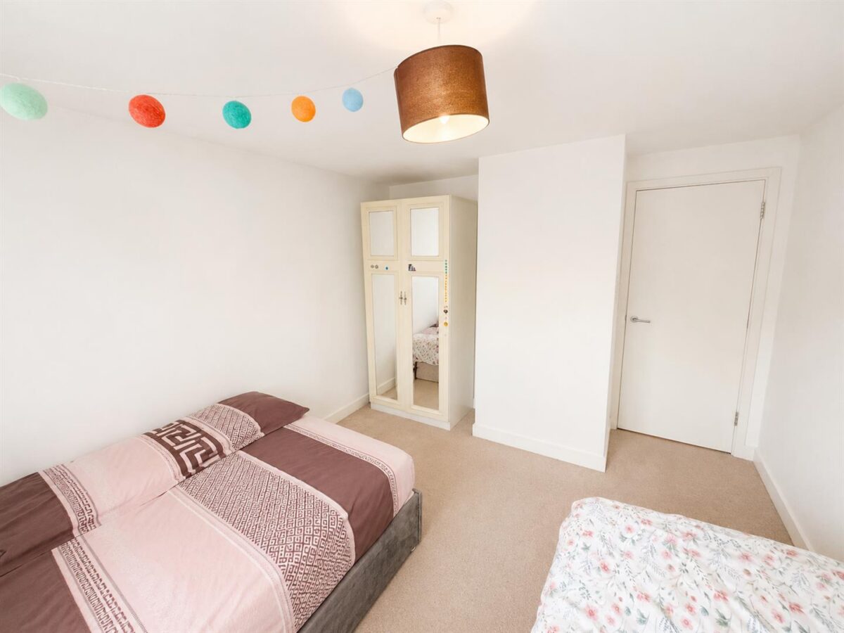Outfield Close, Great Oakley, Corby