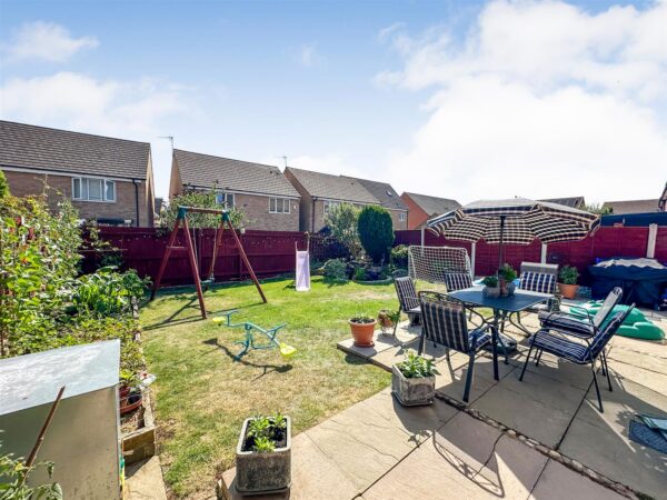 Lyveden Way, Corby, North Northamptonshire, N